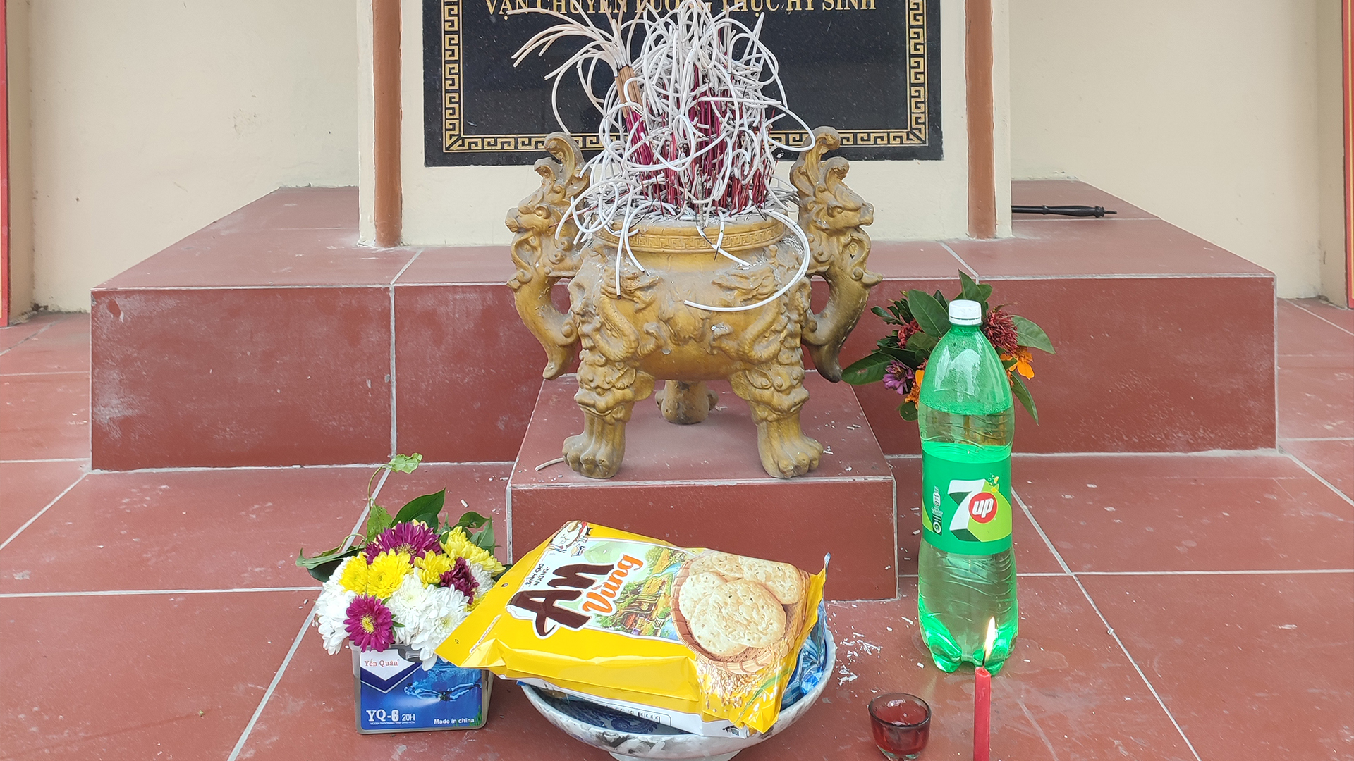 3_Bát Hương.jpg
